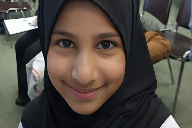 السلطات المغربية تسارع الزمن للعثور عليها. لغز اختفاء طفلة بريطانية ابتلعتها امواج كورنيش الدار البيضاء