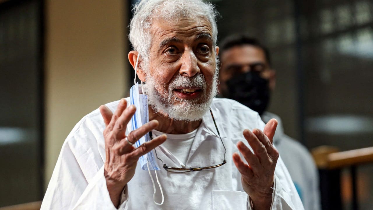 من يكون الدكتور محمود عزت الذي خصصت له مخابرات الانقلاب المصري مسلسلا مفبركا للإساءة إليه؟