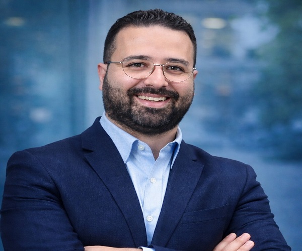 بين خشوع التراويح وأكياس التبرعات