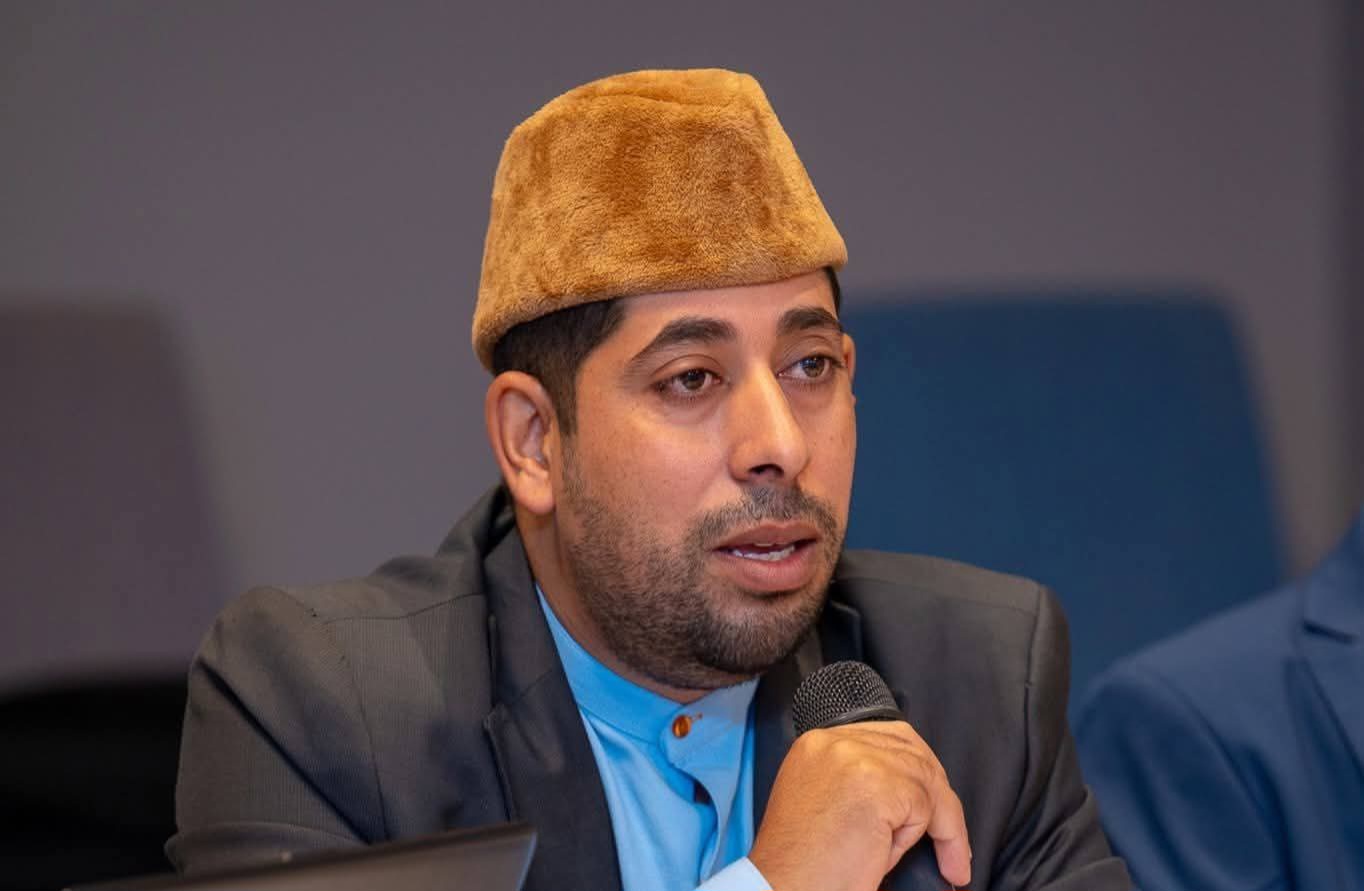 الدستورانية الإيرانية ما بين التاج والعمامة