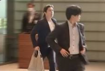 حين تركض وزيرة احتراما للوقت فإنه درس ياباني في ثقافة المسؤولية